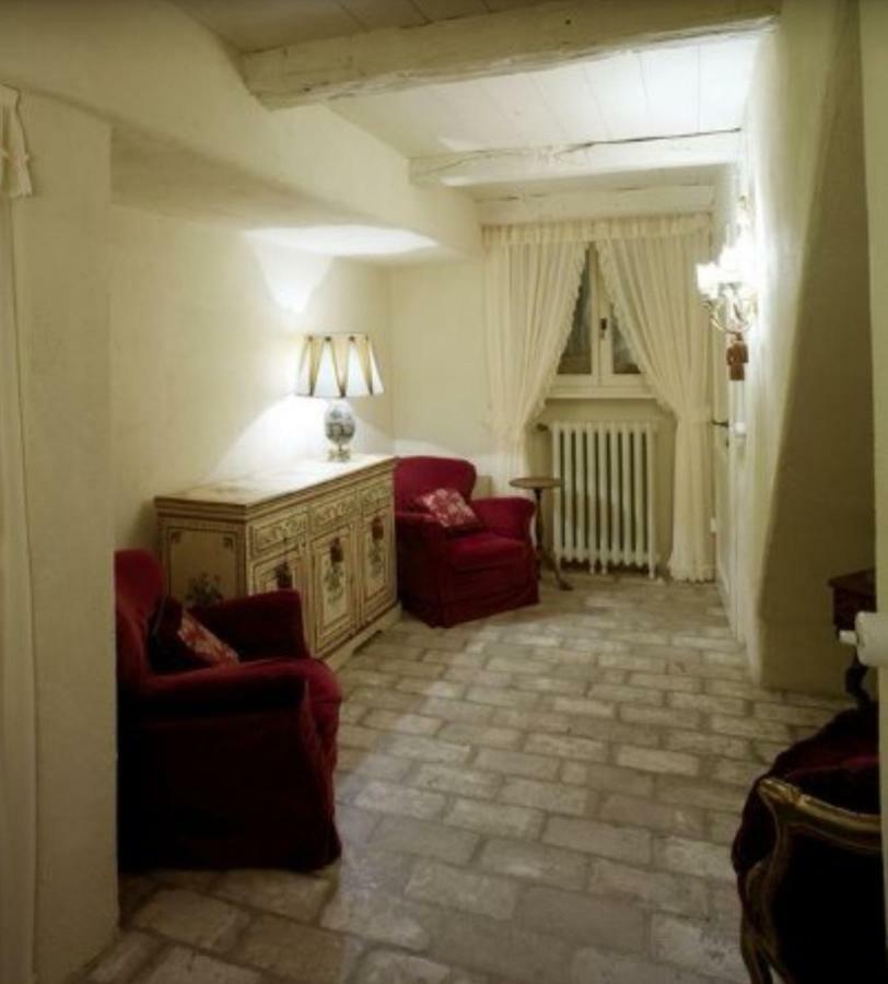 Castello Di Albereto Hotel Trarivi Exterior photo