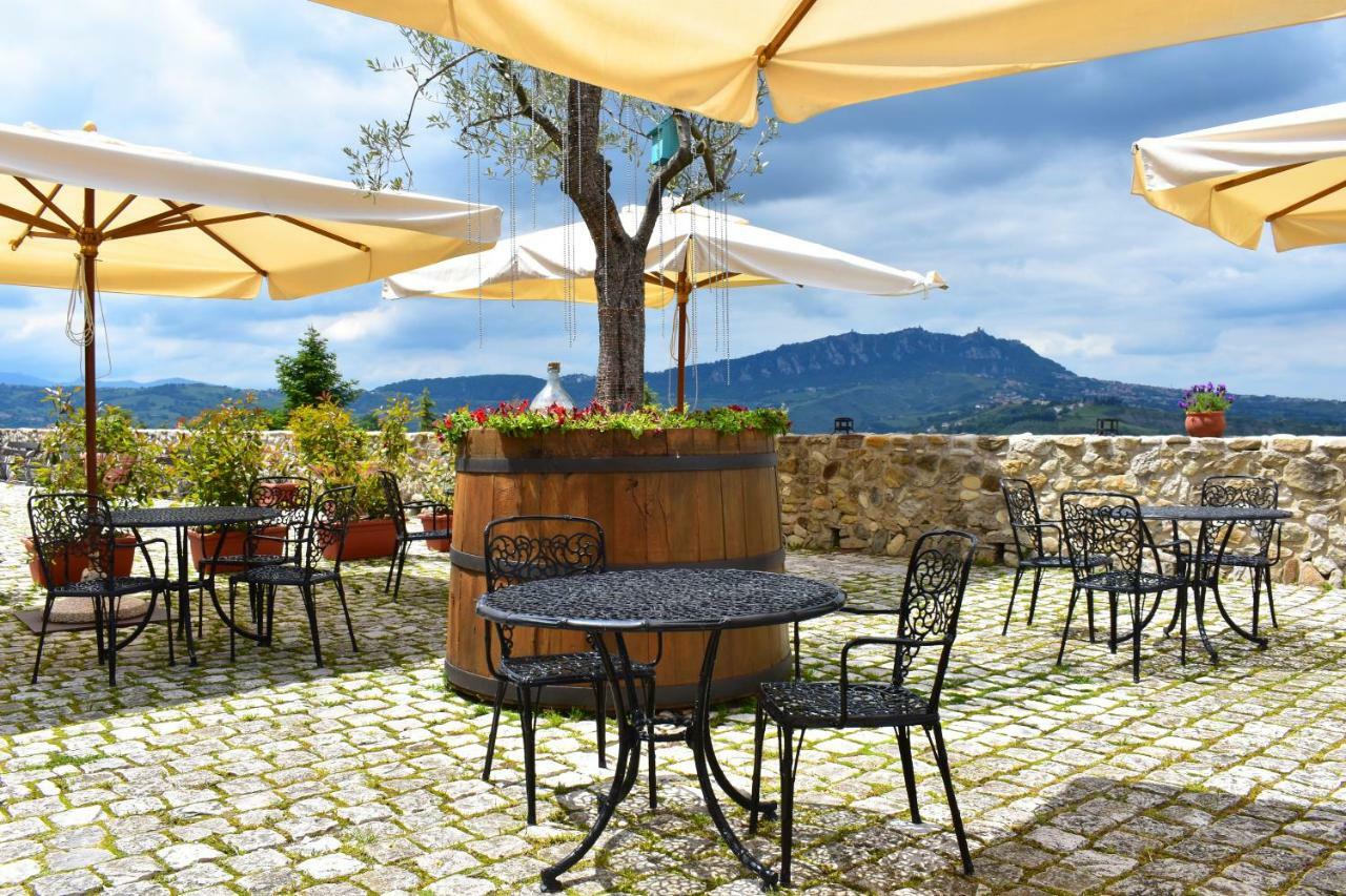 Castello Di Albereto Hotel Trarivi Exterior photo